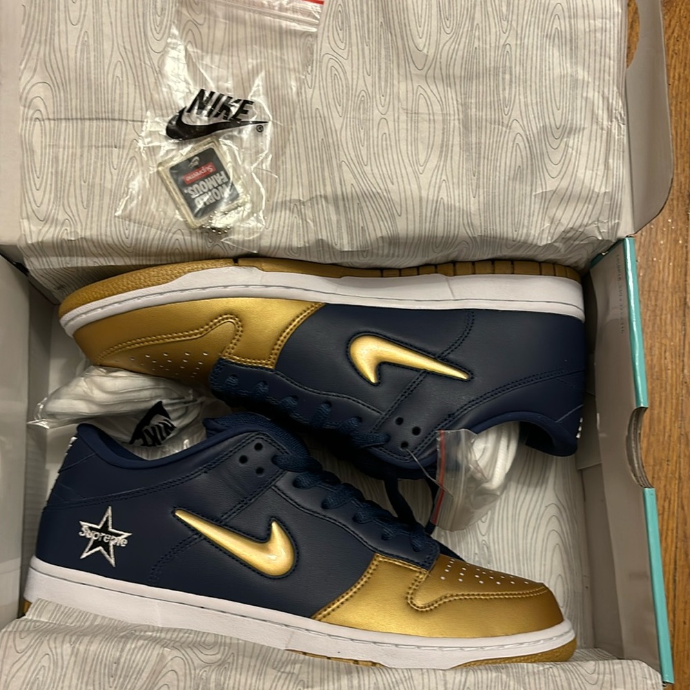 Nike Sb Supreme Dunk Low